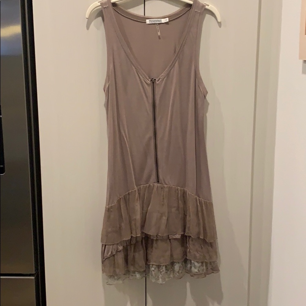 Mororeno small tan/beige zip up dress